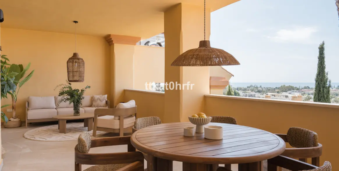 Venta de apartamento en planta media en Nueva Andalucía 1
