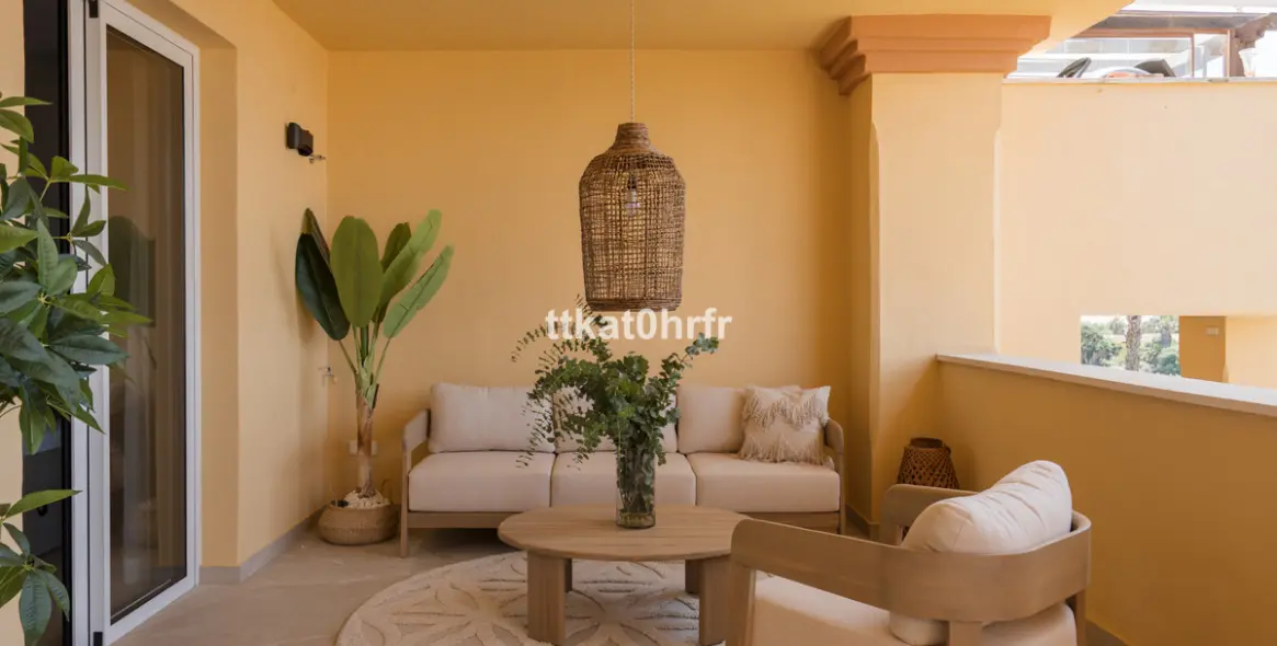Venta de apartamento en planta media en Nueva Andalucía 2