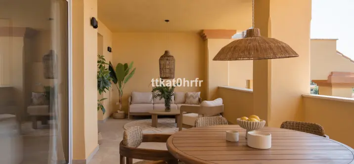 Venta de apartamento en planta media en Nueva Andalucía 3