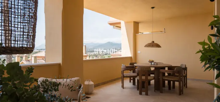 Venta de apartamento en planta media en Nueva Andalucía 4