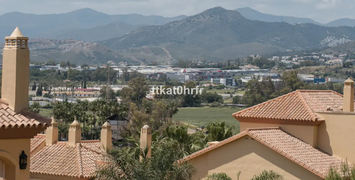Venta de apartamento en planta media en Nueva Andalucía 6