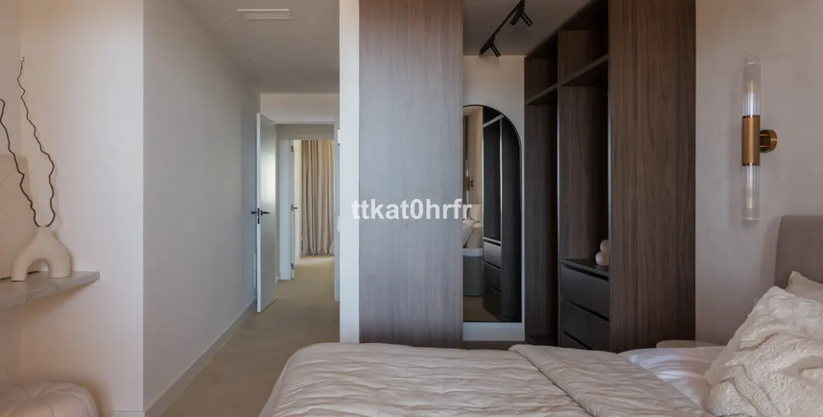 Venta de apartamento en planta media en Nueva Andalucía 15