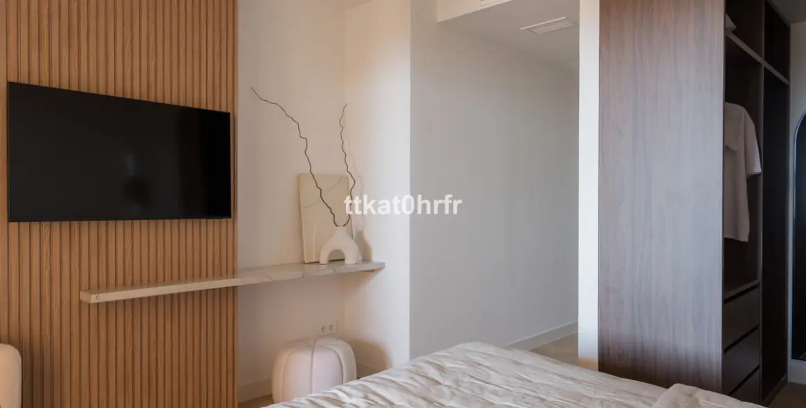 Venta de apartamento en planta media en Nueva Andalucía 17