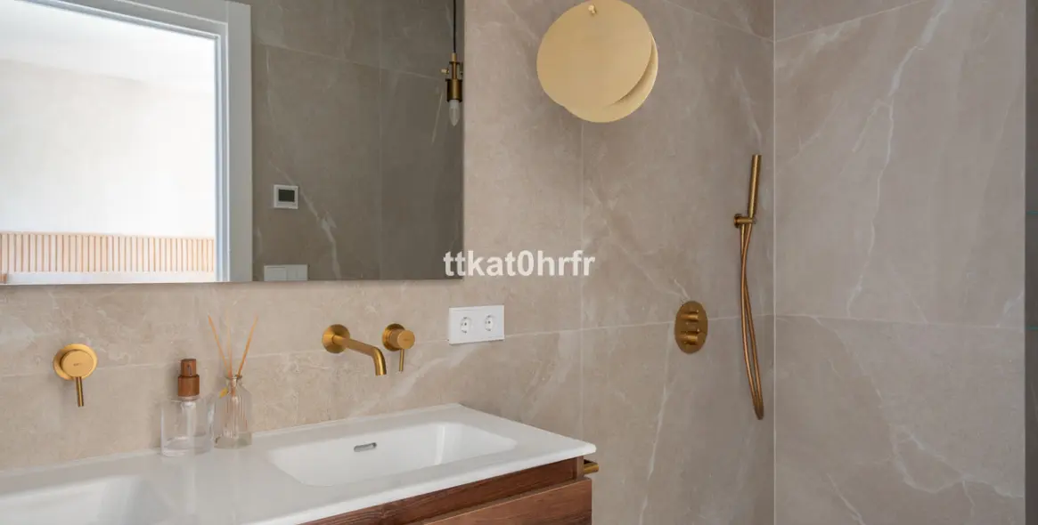 Venta de apartamento en planta media en Nueva Andalucía 24