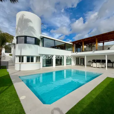 Venta de villa independiente en Benalmadena Costa