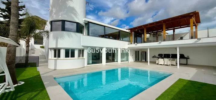 Venta de villa independiente en Benalmadena Costa 0