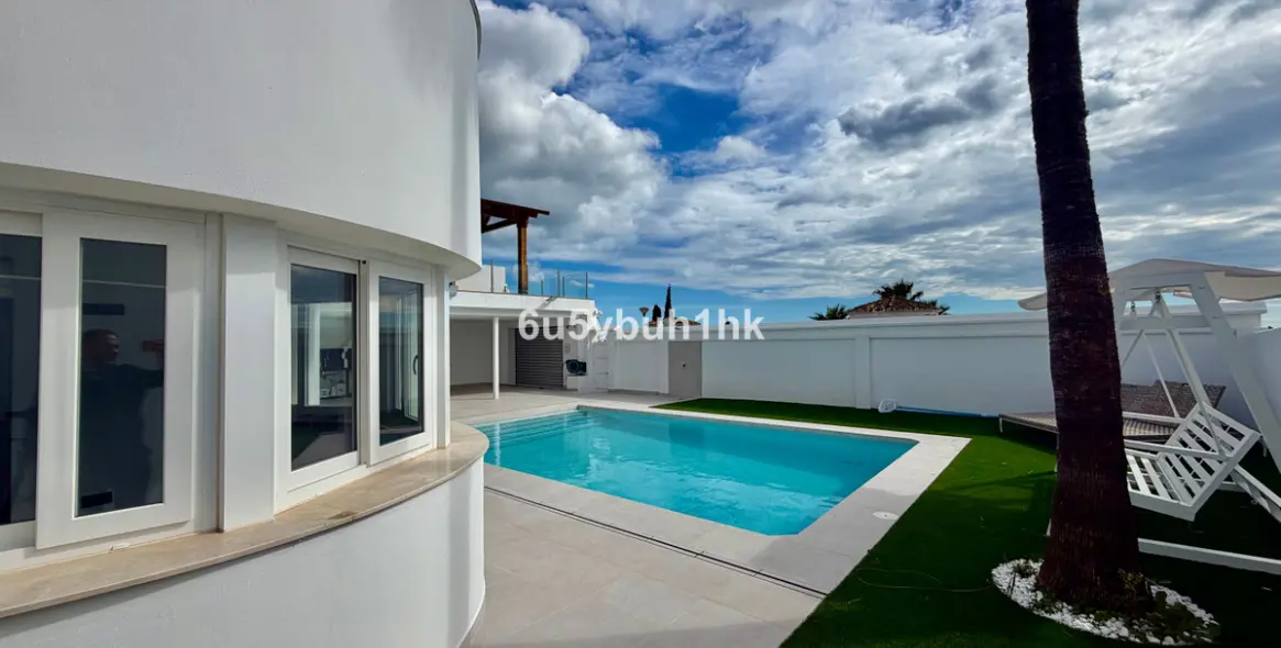 Venta de villa independiente en Benalmadena Costa 2