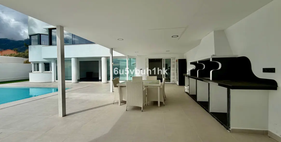 Venta de villa independiente en Benalmadena Costa 5