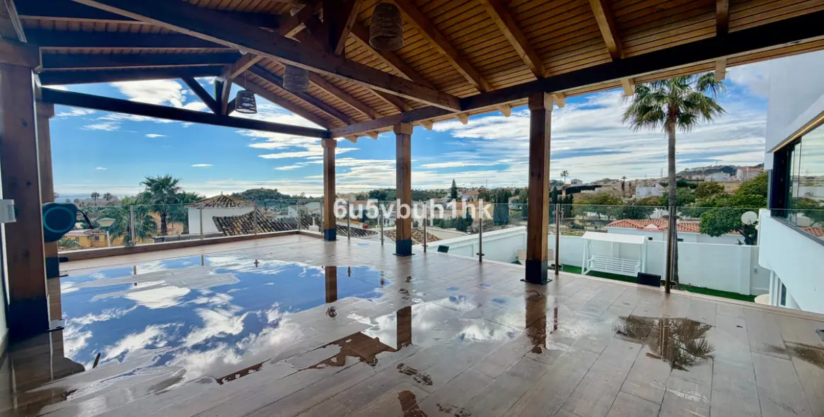 Venta de villa independiente en Benalmadena Costa 11