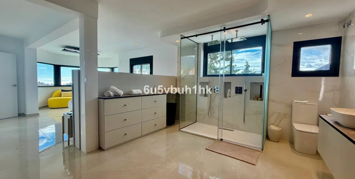 Venta de villa independiente en Benalmadena Costa 15