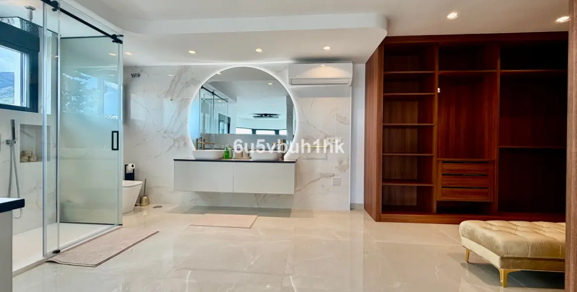 Venta de villa independiente en Benalmadena Costa 19