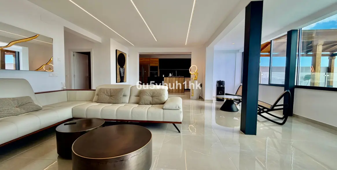 Venta de villa independiente en Benalmadena Costa 23