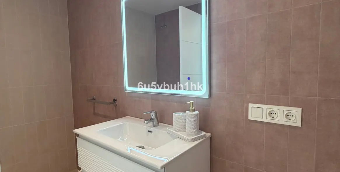 Venta de villa independiente en Benalmadena Costa 50