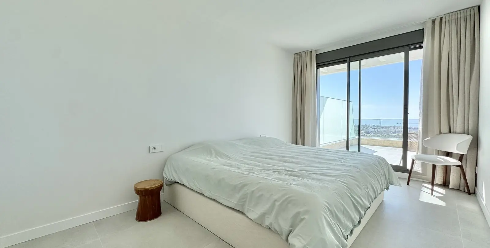 Sale of penthouse in Selwo 14