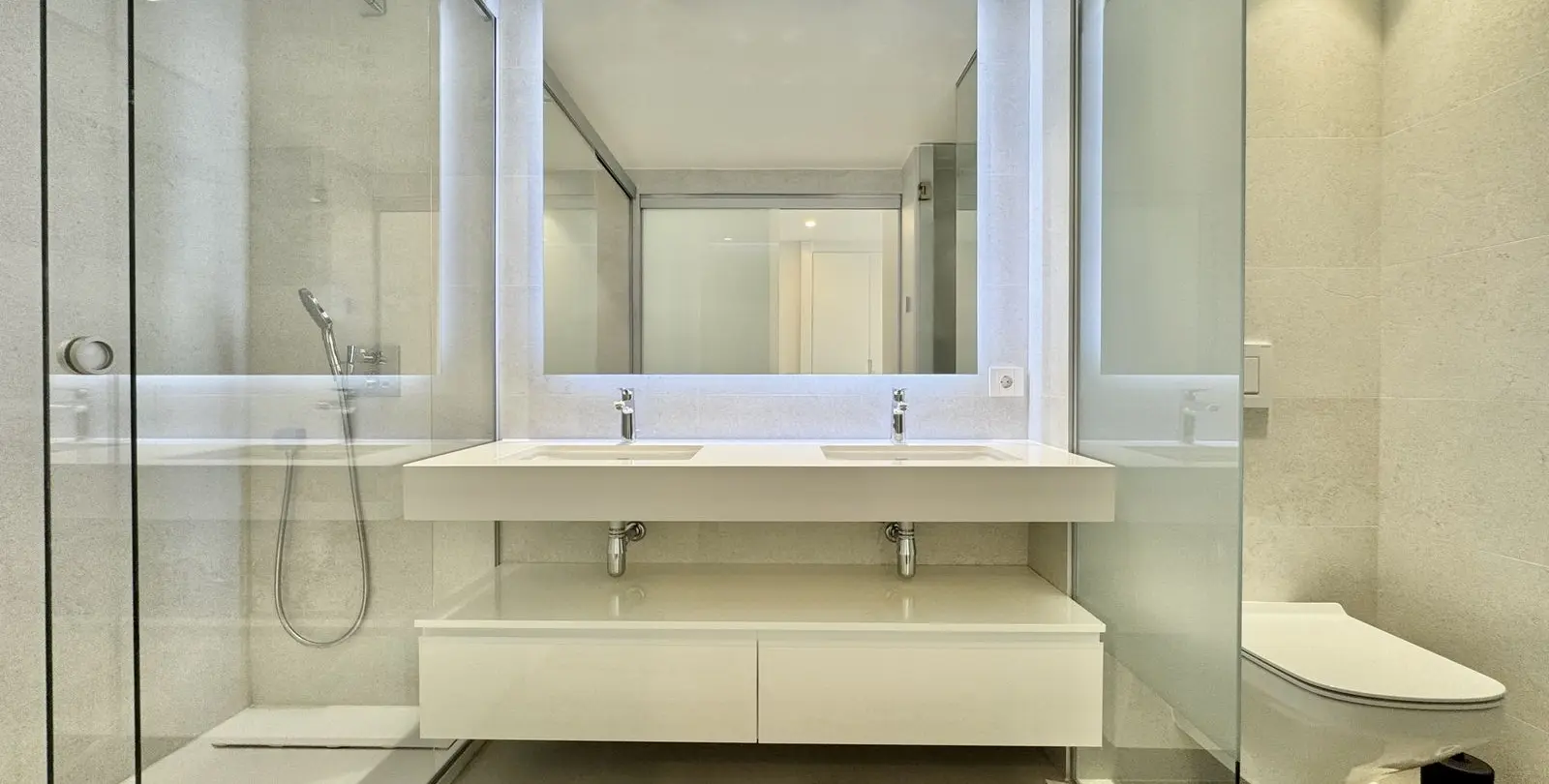 Sale of penthouse in Selwo 15