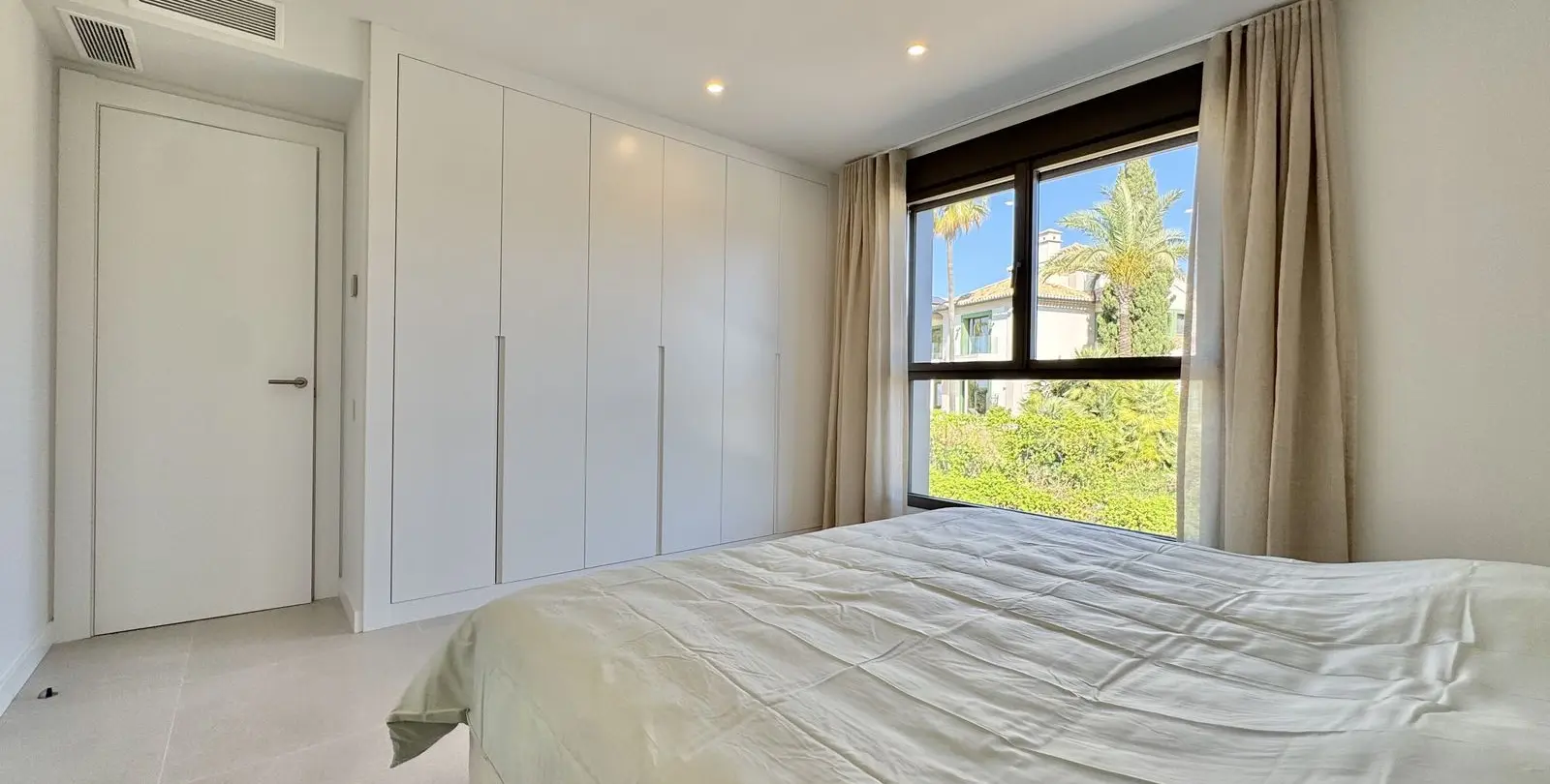 Sale of penthouse in Selwo 18