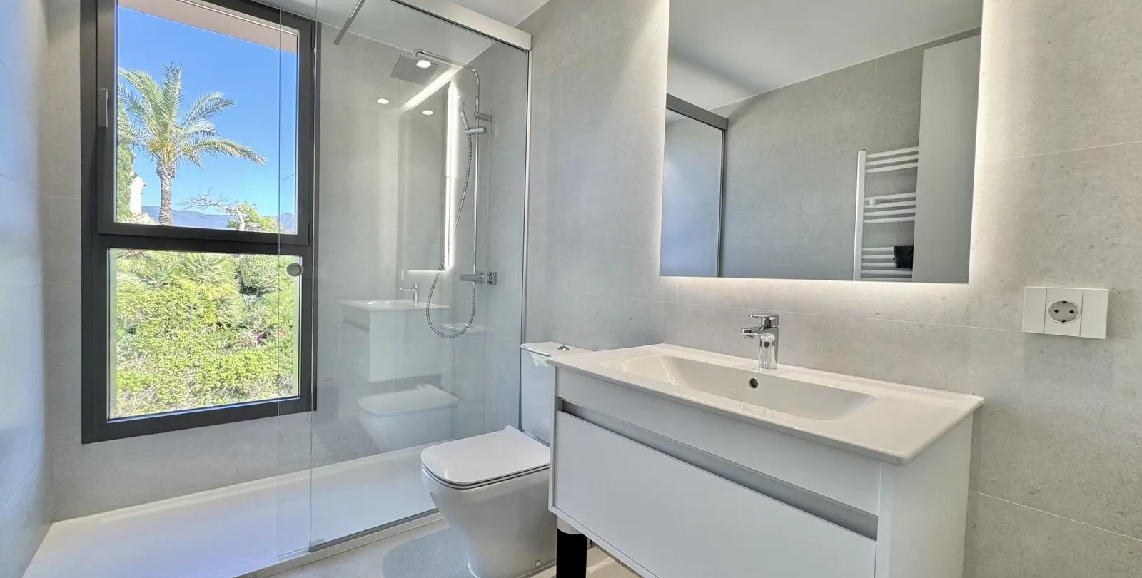 Sale of penthouse in Selwo 19