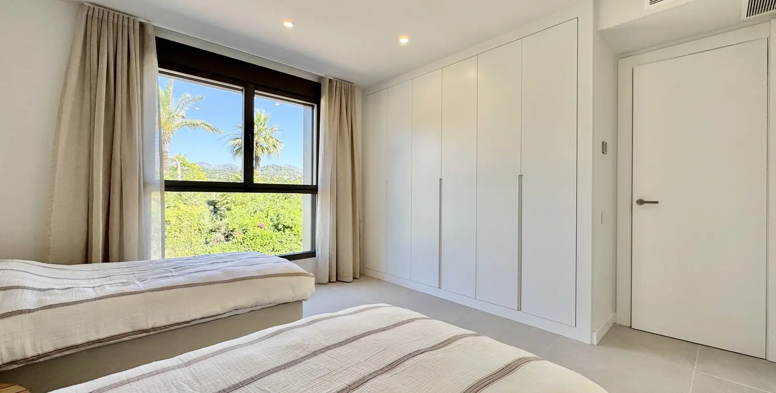 Sale of penthouse in Selwo 21