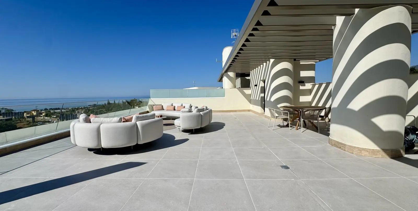 Sale of penthouse in Selwo 23