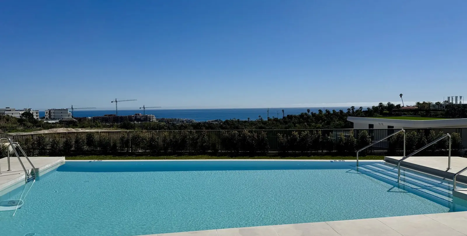 Sale of penthouse in Selwo 25