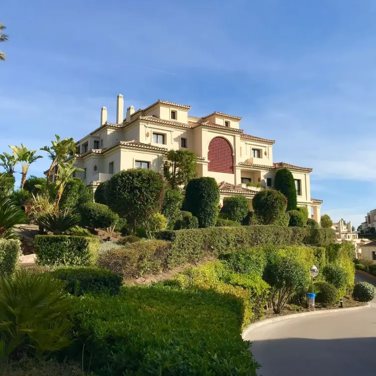 Sale of penthouse in Benahavís