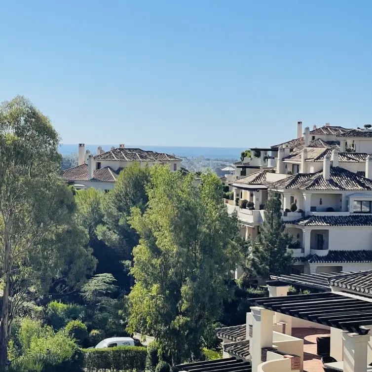Sale of penthouse in Benahavís