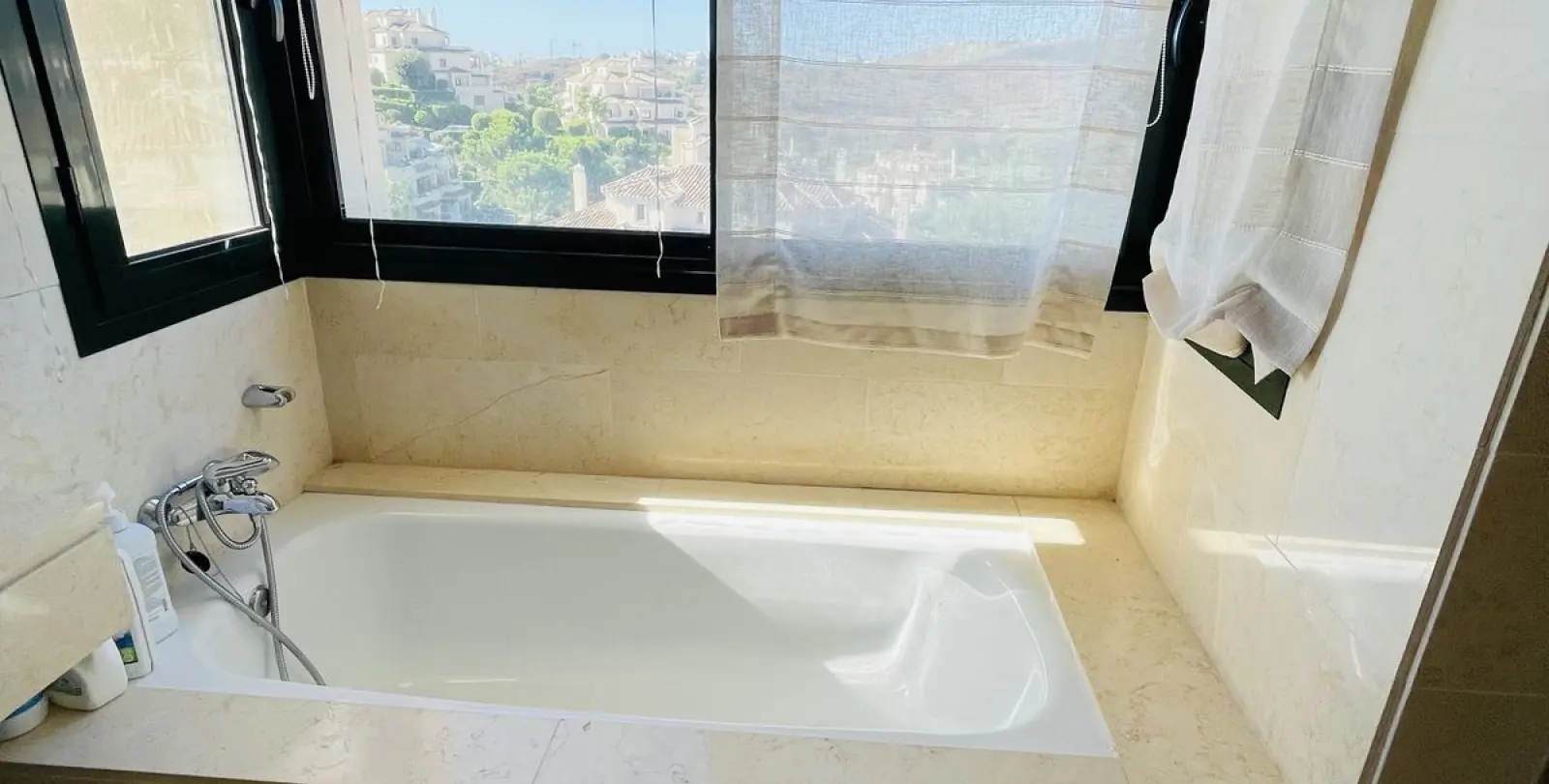 Sale of penthouse in Benahavís 11