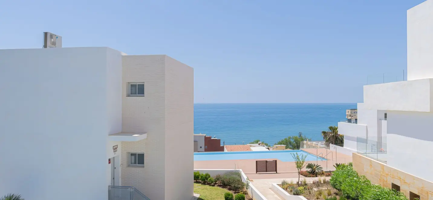 Sale of detached villa in Higueron 2