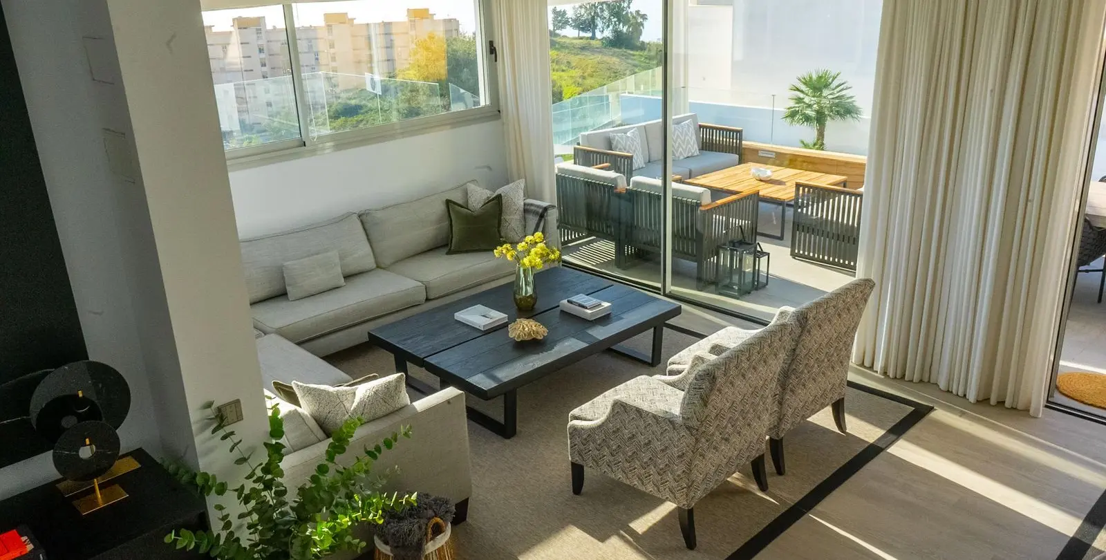 Sale of detached villa in Higueron 8