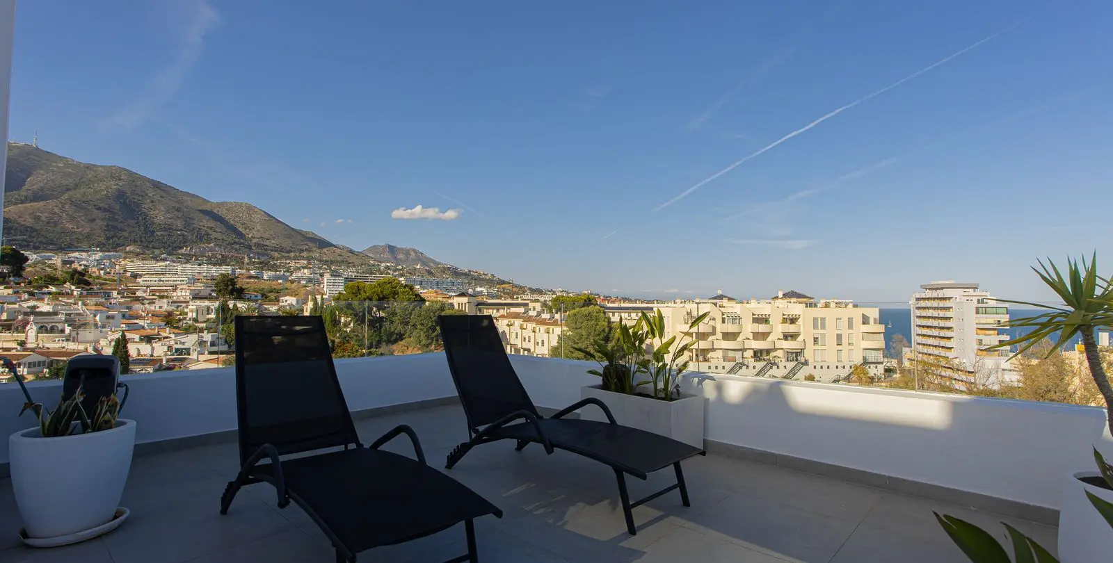 Sale of detached villa in Higueron 39
