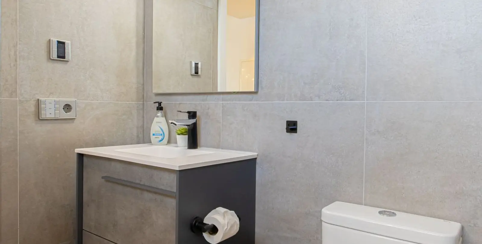 Sale of detached villa in Higueron 45