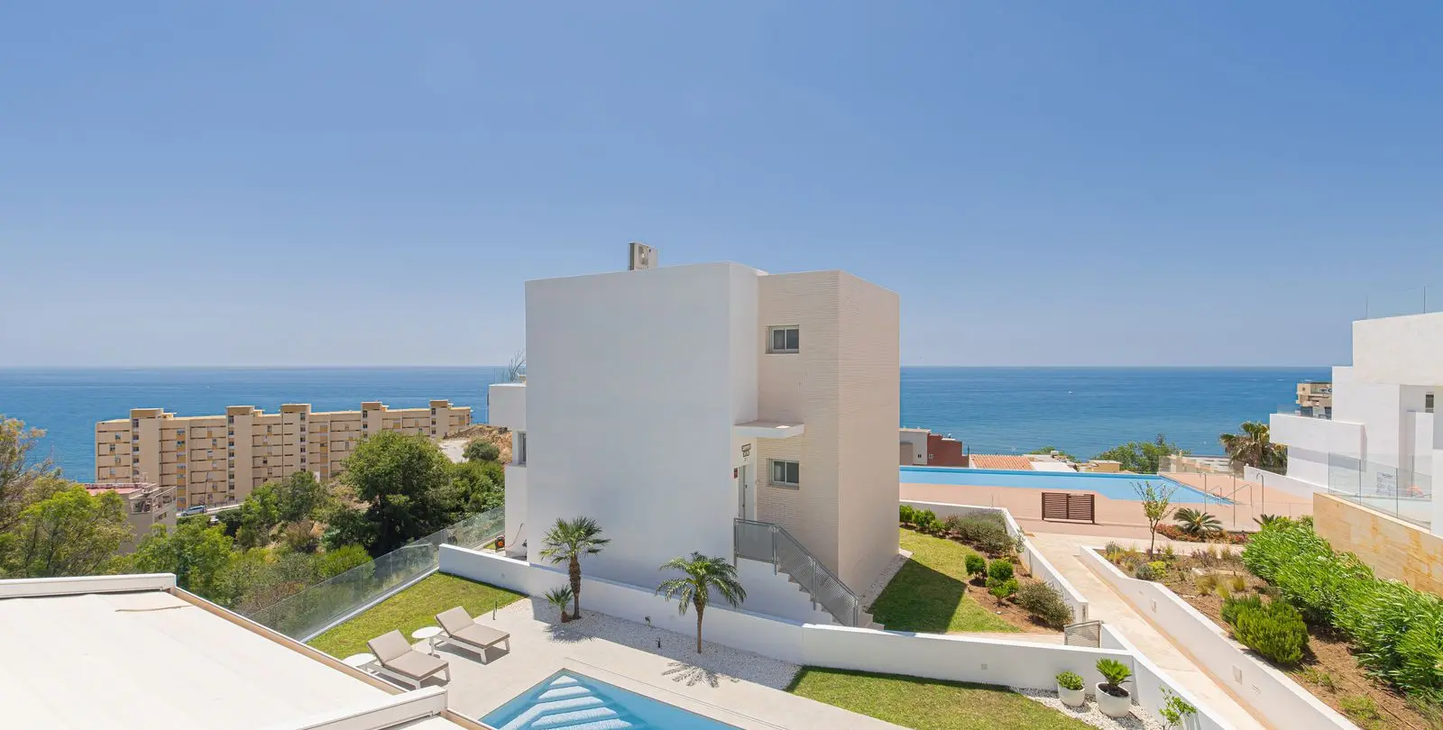 Sale of detached villa in Higueron 57