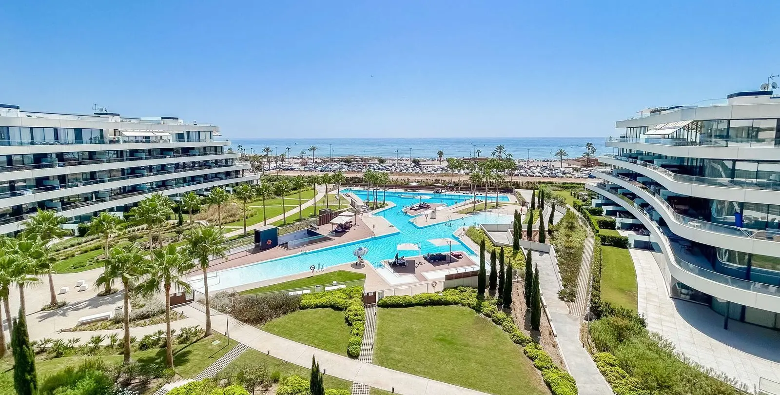 Sale of penthouse duplex in Torremolinos 1