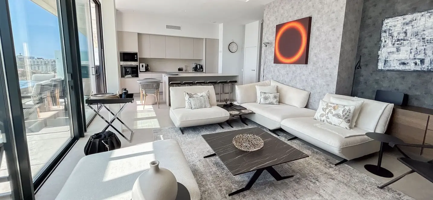 Sale of penthouse duplex in Torremolinos 2