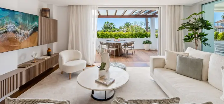 Venta de apartamento en planta media en The Golden Mile 0