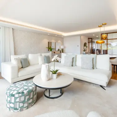 Venta de apartamento en planta media en The Golden Mile