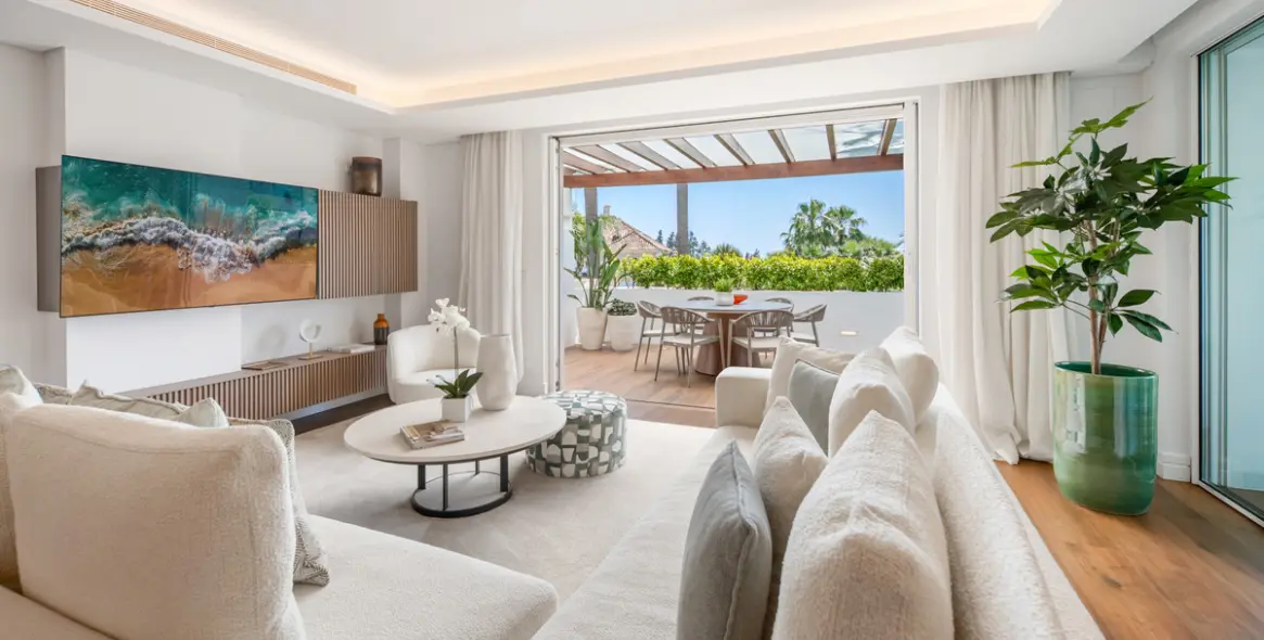 Venta de apartamento en planta media en The Golden Mile 4