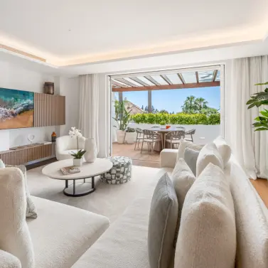 Venta de apartamento en planta media en The Golden Mile
