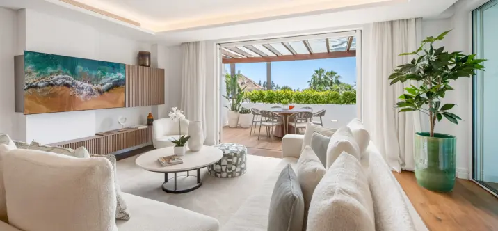 Venta de apartamento en planta media en The Golden Mile 3