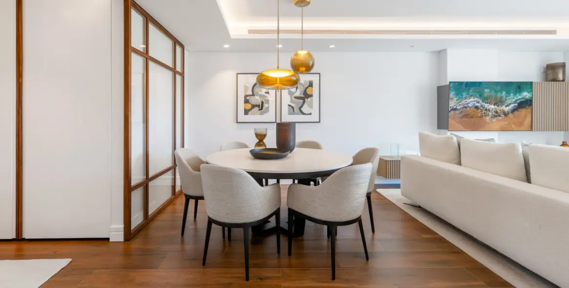 Venta de apartamento en planta media en The Golden Mile 8