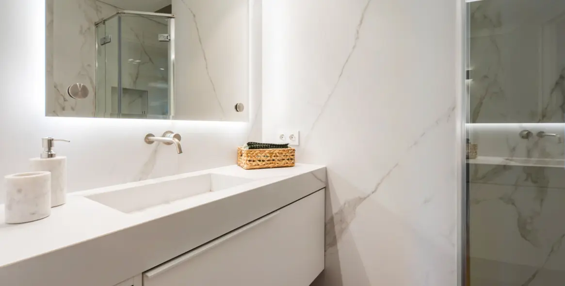 Venta de apartamento en planta media en The Golden Mile 21