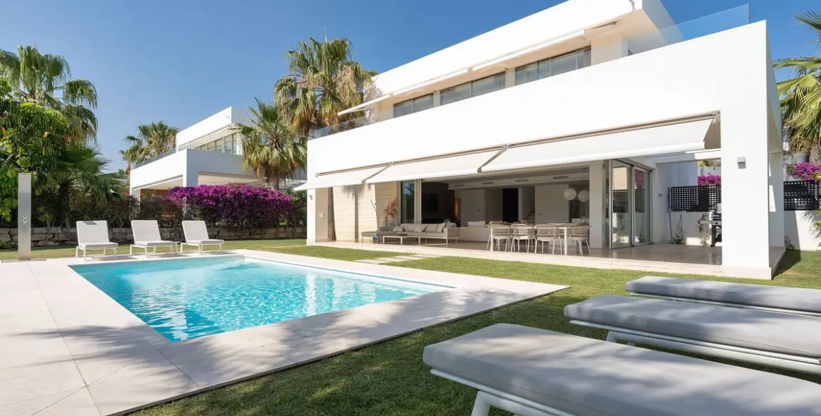 Venta de villa independiente en Río Real 1