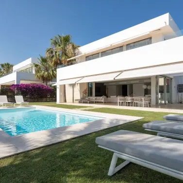Venta de villa independiente en Río Real