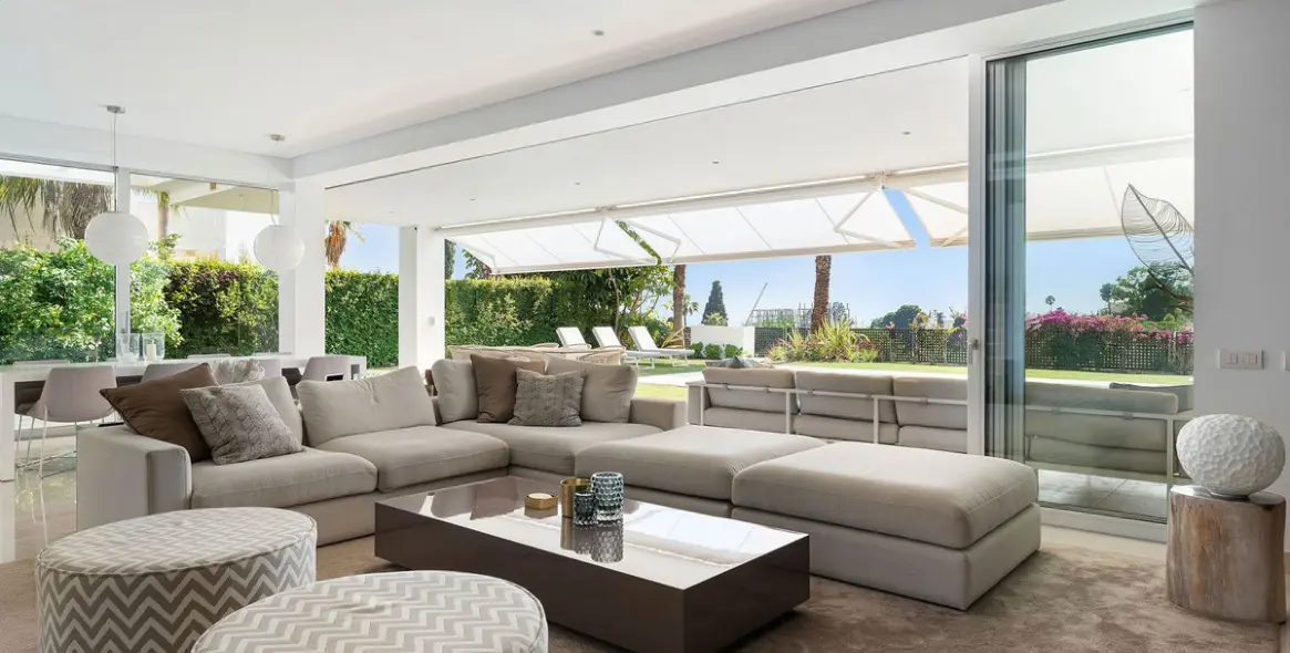 Venta de villa independiente en Río Real 9