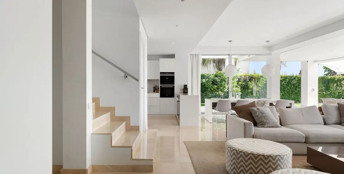 Venta de villa independiente en Río Real 10