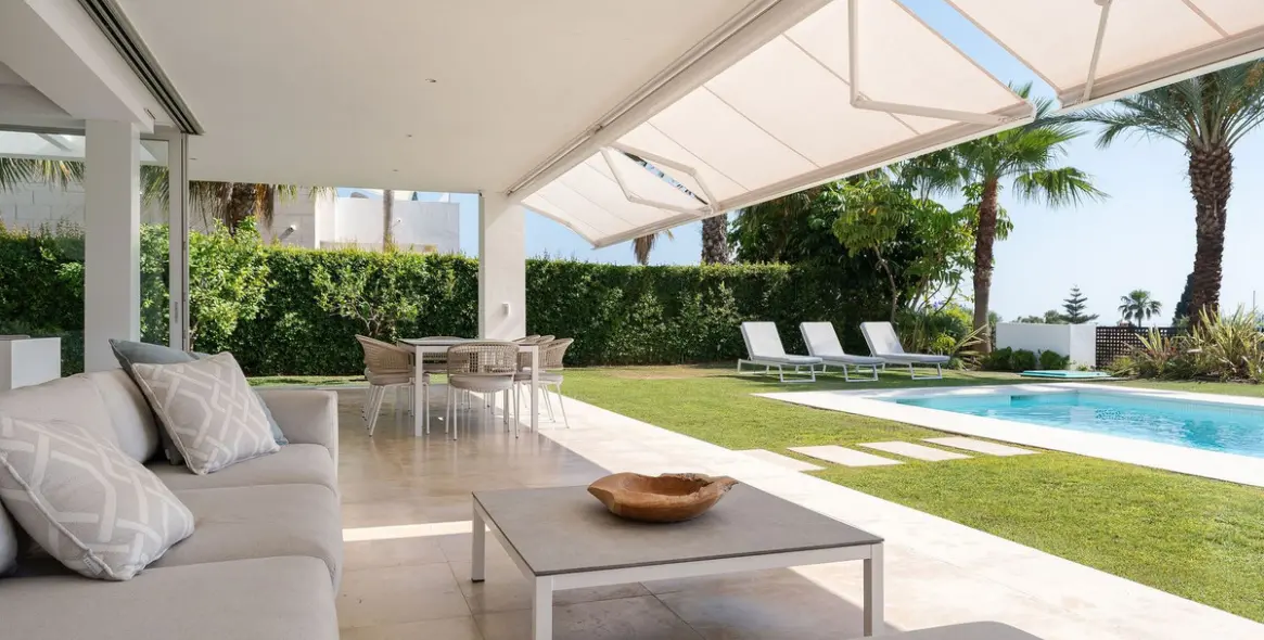 Venta de villa independiente en Río Real 11