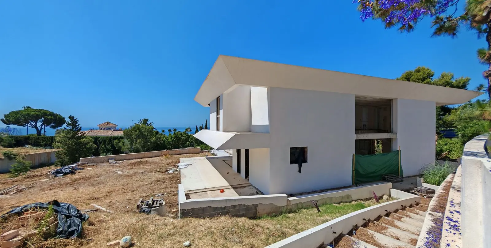 Sale of detached villa in Hacienda Las Chapas 6