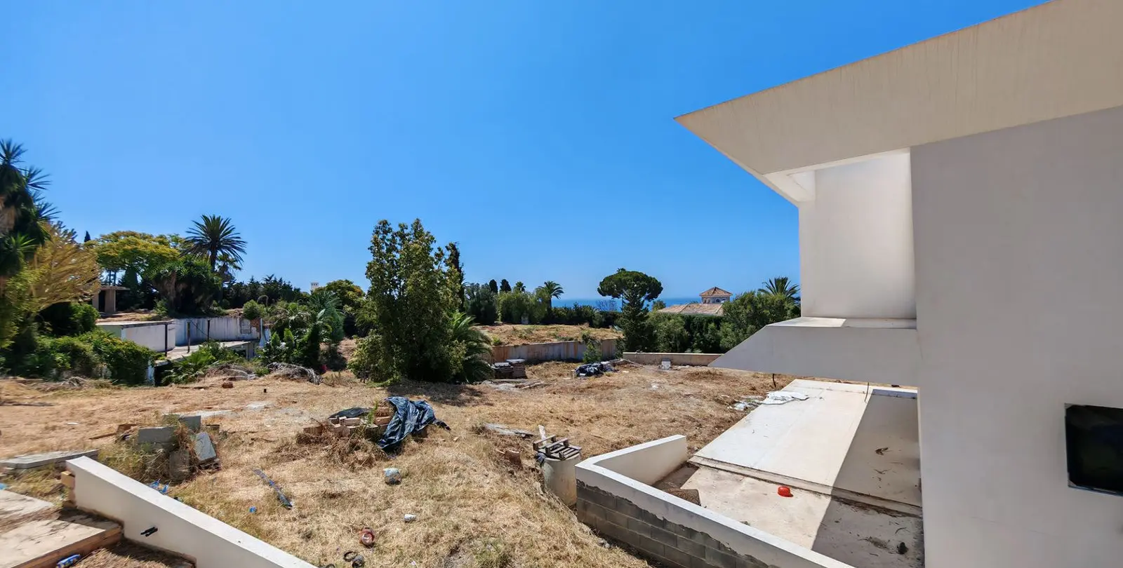 Sale of detached villa in Hacienda Las Chapas 7
