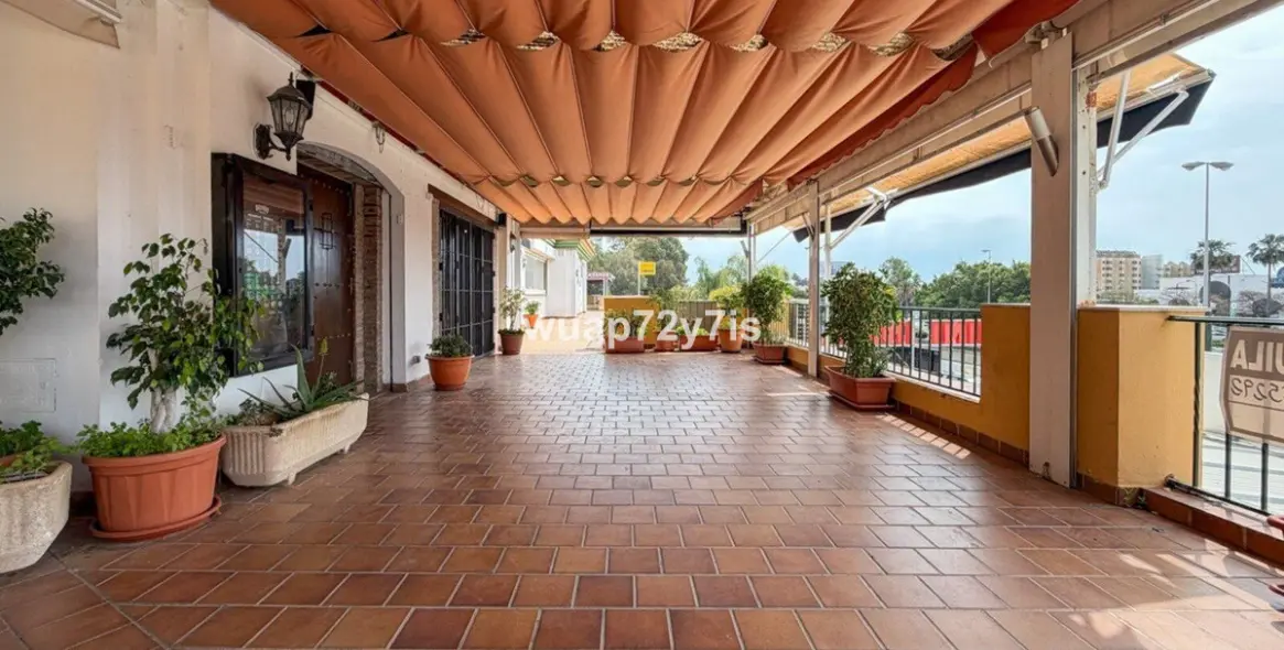 Long-term rent of restaurant in Estepona 2