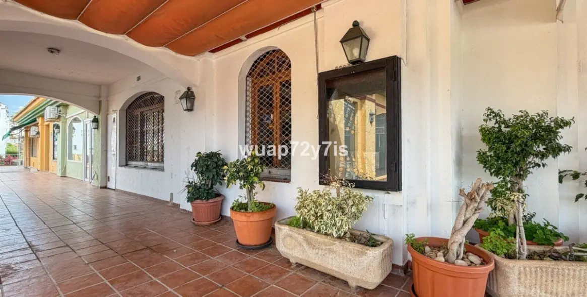 Long-term rent of restaurant in Estepona 4
